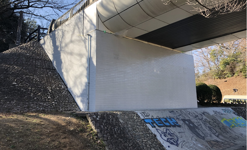 高速高架下落書き防止塗装工事